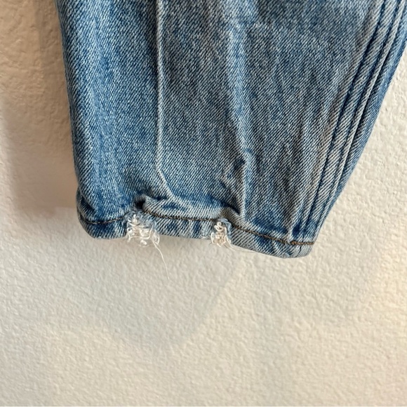Abercrombie and Fitch curve love high rise mom jeans size 26 light distressing - Picture 8 of 14